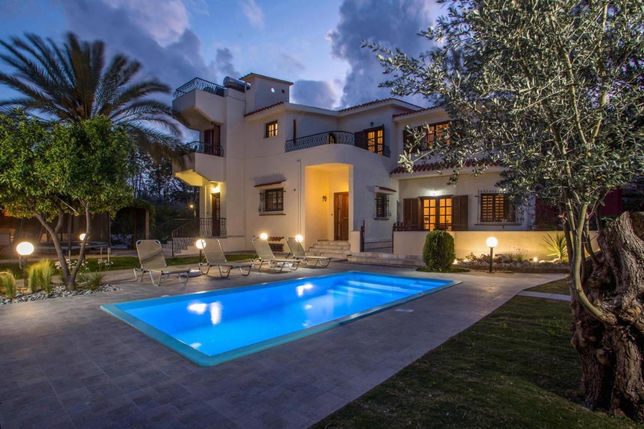 Hriska Luxury Villa 依克希亚 外观 照片